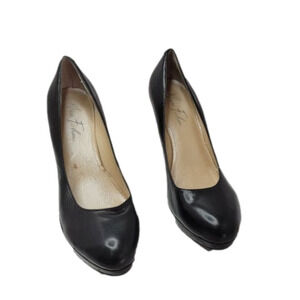 MARC Fisher Black Leather High Heels 9.5